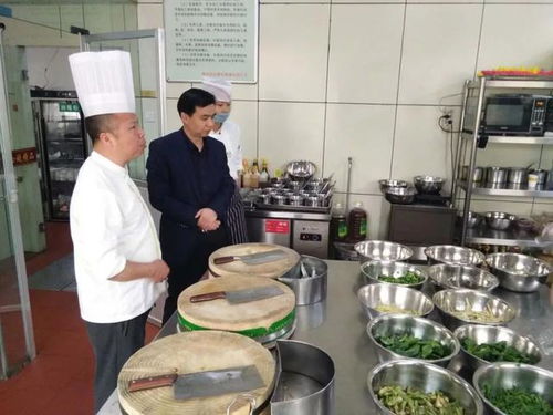 徽縣市場監督管理局黨組書記、局長趙豐深入徽州大酒店檢查指導餐飲服務食品安全監管工作